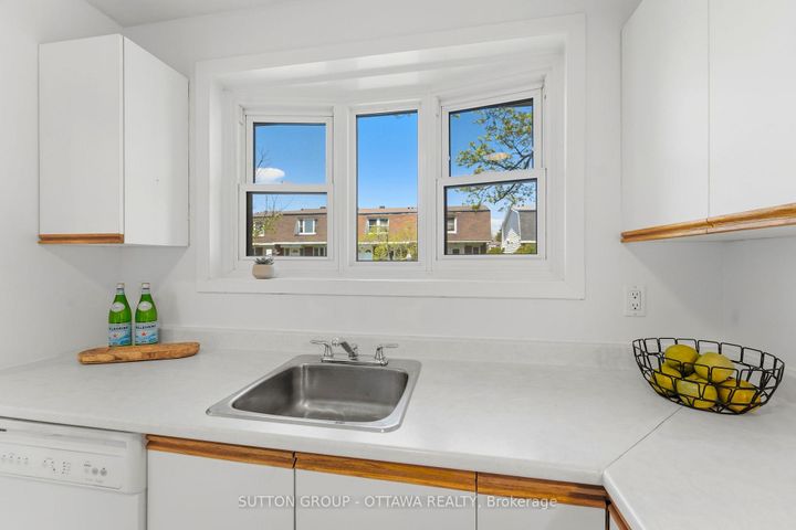 Photo 12 at 54 - 920 Dynes Road, Nepean (Carleton Square), Ottawa