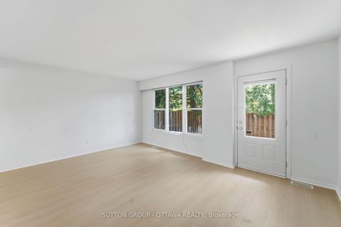 Photo 5 at 54 - 920 Dynes Road, Nepean (Carleton Square), Ottawa