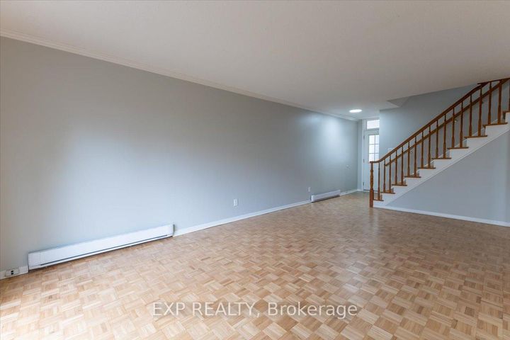 Photo 8 at 15 JANSEN Road, Nepean (Sheahan Estates/Trend Village), Ottawa