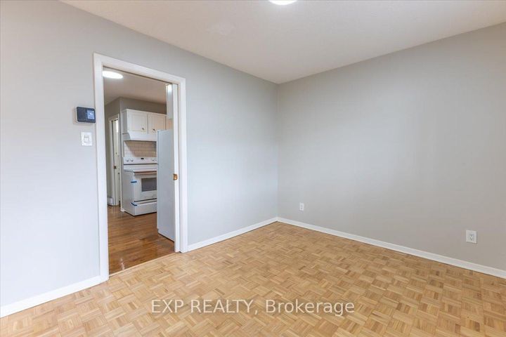 Photo 14 at 15 JANSEN Road, Nepean (Sheahan Estates/Trend Village), Ottawa