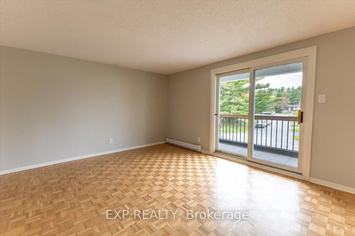 Photo 19 at 15 JANSEN Road, Nepean (Sheahan Estates/Trend Village), Ottawa