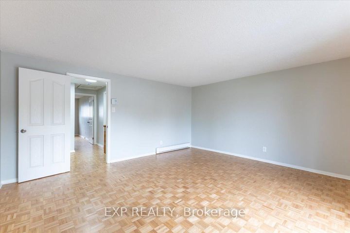 Photo 20 at 15 JANSEN Road, Nepean (Sheahan Estates/Trend Village), Ottawa