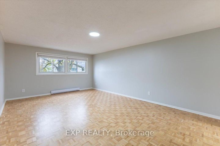 Photo 25 at 15 JANSEN Road, Nepean (Sheahan Estates/Trend Village), Ottawa