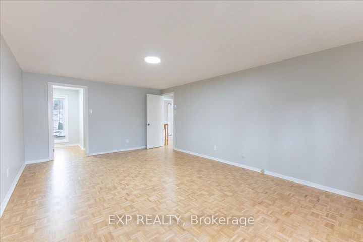 Photo 27 at 15 JANSEN Road, Nepean (Sheahan Estates/Trend Village), Ottawa