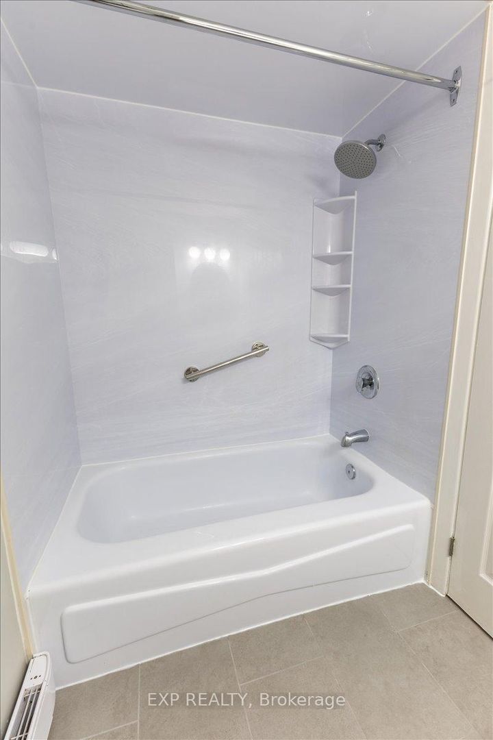 Photo 35 at 15 JANSEN Road, Nepean (Sheahan Estates/Trend Village), Ottawa
