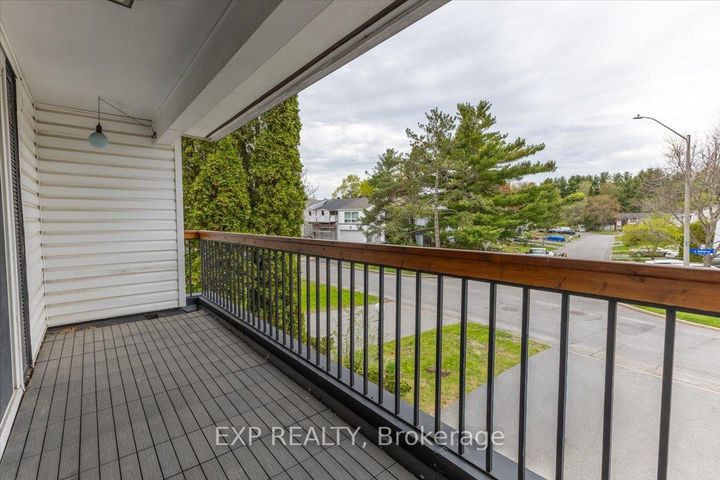 Photo 42 at 15 JANSEN Road, Nepean (Sheahan Estates/Trend Village), Ottawa