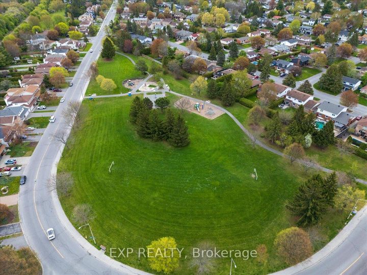 Photo 44 at 15 JANSEN Road, Nepean (Sheahan Estates/Trend Village), Ottawa