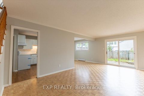 Photo 6 at 15 JANSEN Road, Nepean (Sheahan Estates/Trend Village), Ottawa