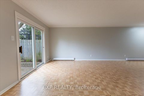 Photo 13 at 15 JANSEN Road, Nepean (Sheahan Estates/Trend Village), Ottawa