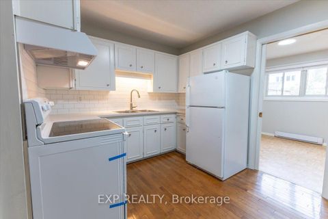 Photo 16 at 15 JANSEN Road, Nepean (Sheahan Estates/Trend Village), Ottawa