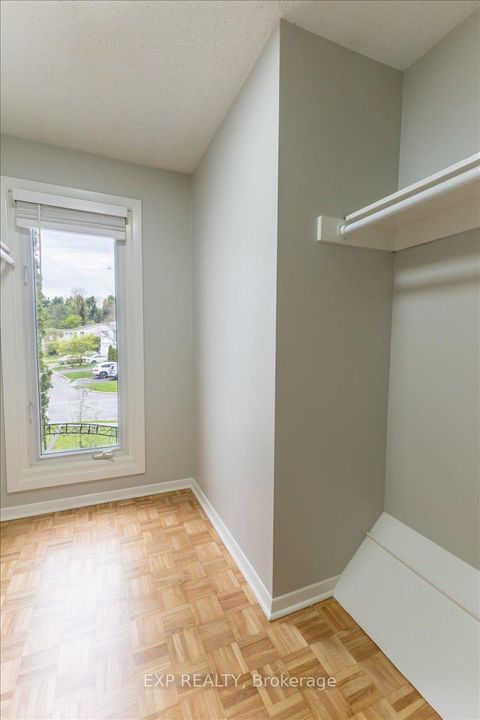 Photo 31 at 15 JANSEN Road, Nepean (Sheahan Estates/Trend Village), Ottawa