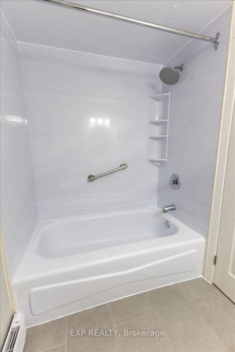 Photo 35 at 15 JANSEN Road, Nepean (Sheahan Estates/Trend Village), Ottawa