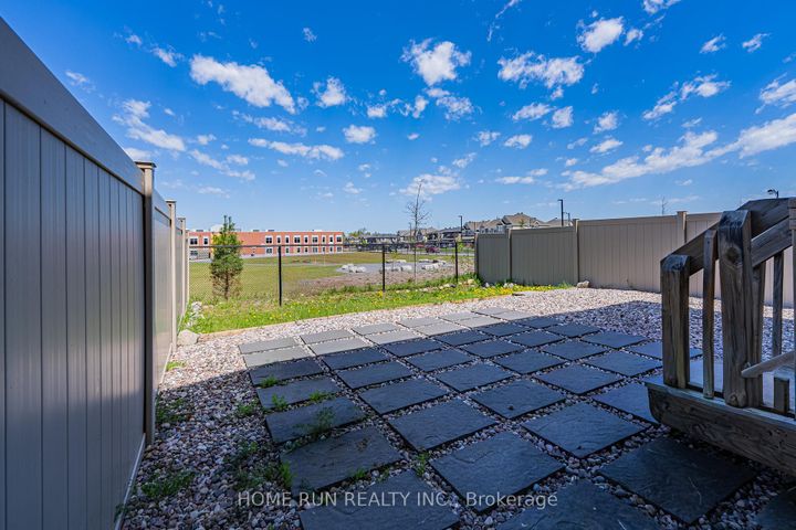 Photo 2 at 42 CLONFADDA Terrace, Nepean (Half Moon Bay), Ottawa