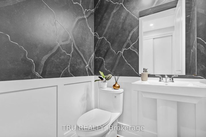 Photo 12 at 20 Coppermine Street, Nepean (Heritage Park), Ottawa