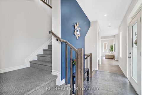 Photo 3 at 20 Coppermine Street, Nepean (Heritage Park), Ottawa