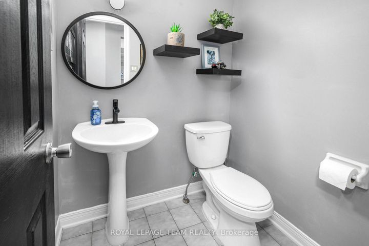 Photo 5 at 29 Grenadier Way, Nepean (Longfields), Ottawa