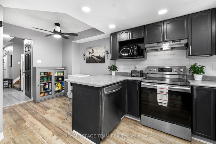 Photo 17 at 29 Grenadier Way, Nepean (Longfields), Ottawa