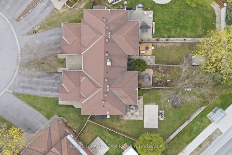 Photo 29 at 29 Grenadier Way, Nepean (Longfields), Ottawa