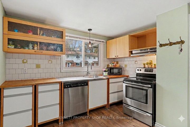 Photo 4 at 186 - 1045 Morrison Drive, Nepean (Redwood Park), Ottawa