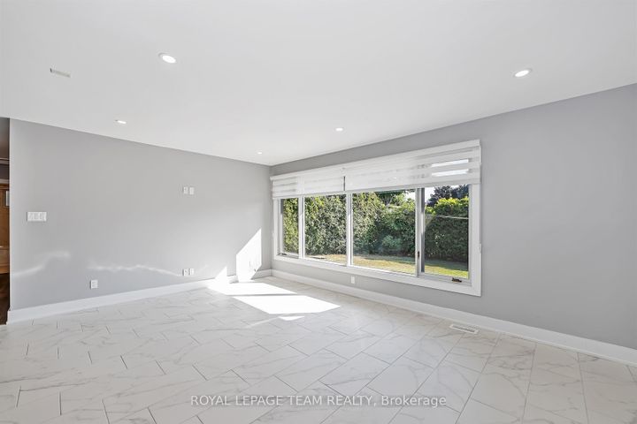 Photo 8 at 12 Largo Crescent, Nepean (Meadowlands/Crestview), Ottawa