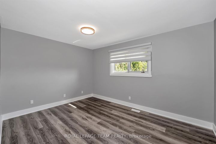 Photo 19 at 12 Largo Crescent, Nepean (Meadowlands/Crestview), Ottawa