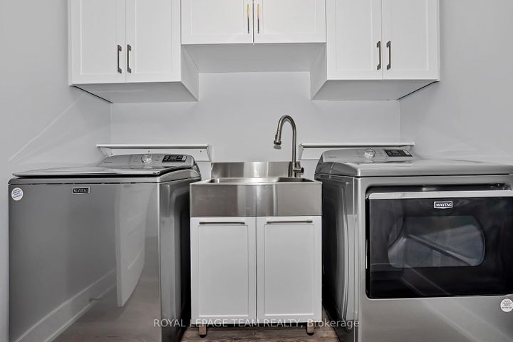 Photo 23 at 12 Largo Crescent, Nepean (Meadowlands/Crestview), Ottawa