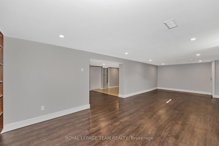 Photo 28 at 12 Largo Crescent, Nepean (Meadowlands/Crestview), Ottawa