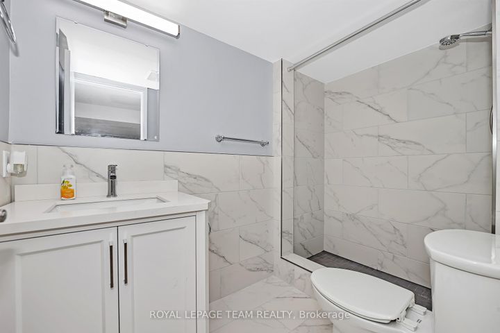Photo 31 at 12 Largo Crescent, Nepean (Meadowlands/Crestview), Ottawa