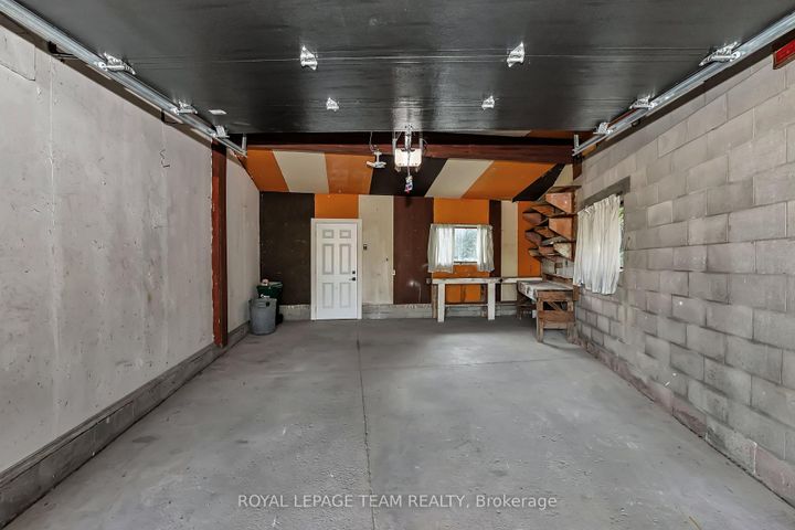 Photo 35 at 12 Largo Crescent, Nepean (Meadowlands/Crestview), Ottawa