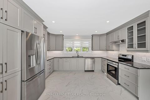 Photo 12 at 12 Largo Crescent, Nepean (Meadowlands/Crestview), Ottawa