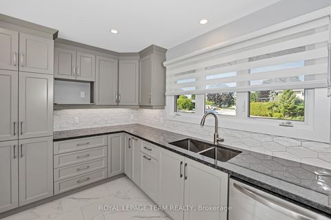 Photo 14 at 12 Largo Crescent, Nepean (Meadowlands/Crestview), Ottawa