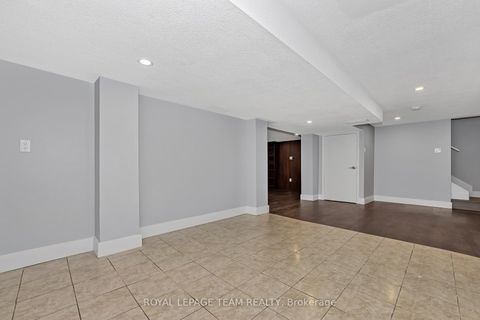 Photo 27 at 12 Largo Crescent, Nepean (Meadowlands/Crestview), Ottawa