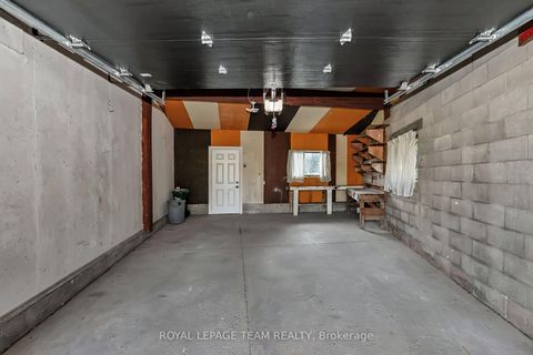 Photo 35 at 12 Largo Crescent, Nepean (Meadowlands/Crestview), Ottawa