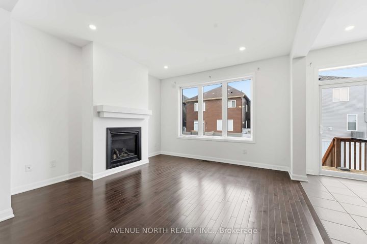 Photo 4 at 2082 Caltra Crescent, Nepean (Half Moon Bay), Ottawa