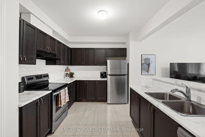 Photo 7 at 59 Ursid Mews, Nepean (Half Moon Bay), Ottawa