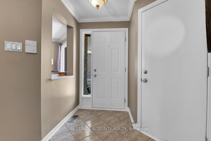 Photo 2 at 97 Grenadier Way, Nepean (Longfields), Ottawa