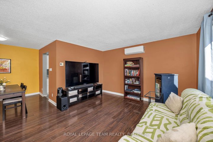 Photo 2 at 23A Woodvale Green, Nepean (Craig Henry/Woodvale), Ottawa