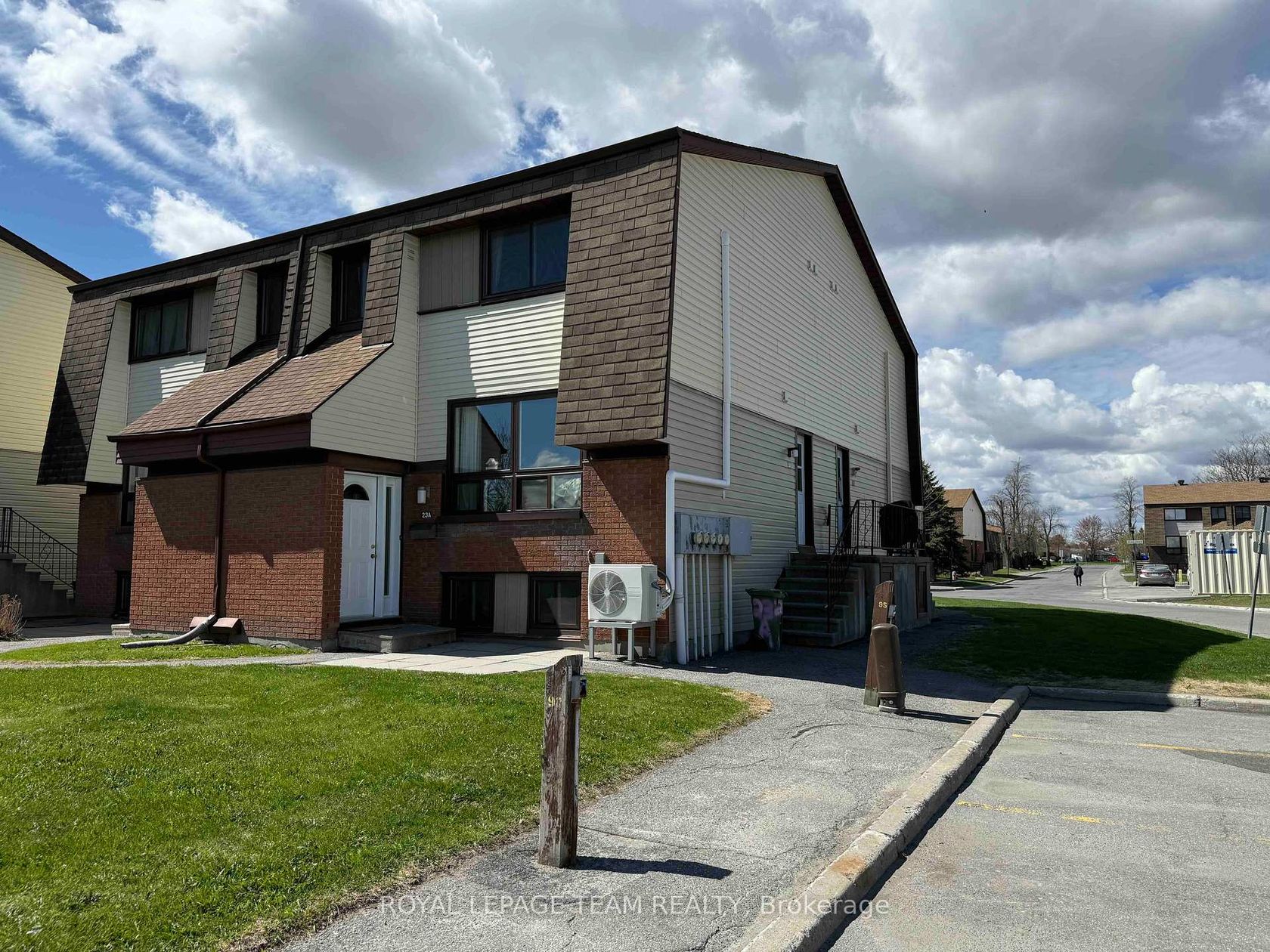 23A Woodvale Green, Nepean (Craig Henry/Woodvale), Ottawa 