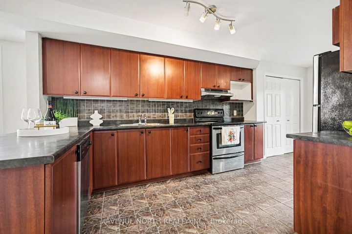 Photo 11 at 88 - 130 Berrigan Drive, Nepean (Longfields), Ottawa