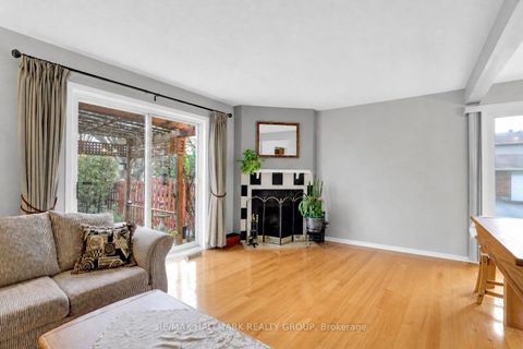 Photo 5 at 730 Malibu Terrace, Nepean (Courtland Park), Ottawa