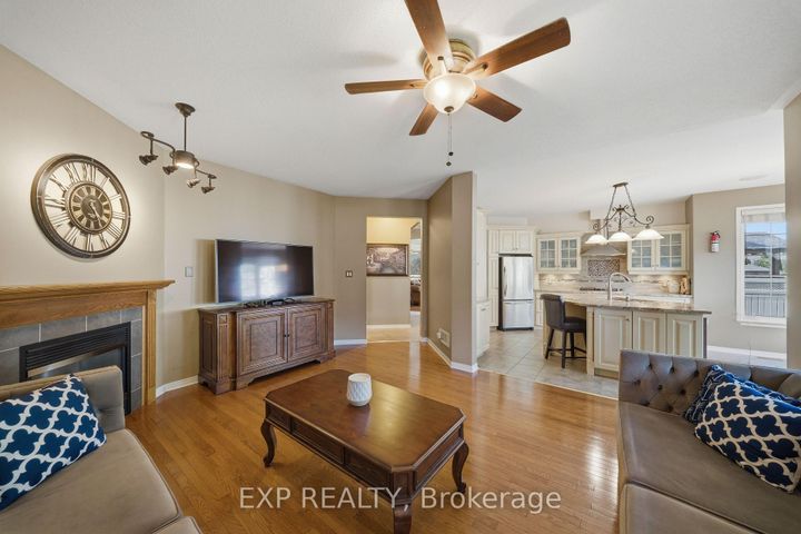 Photo 4 at 49 Pondhollow Way, Nepean (Stonebridge), Ottawa