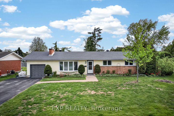 Photo 0 at 4 Wolmsley Crescent, Nepean (Meadowlands/Crestview), Ottawa