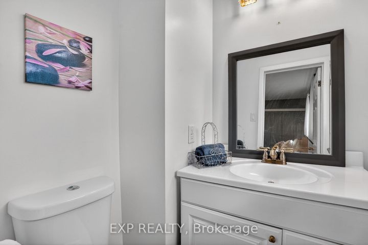 Photo 18 at 4 Wolmsley Crescent, Nepean (Meadowlands/Crestview), Ottawa