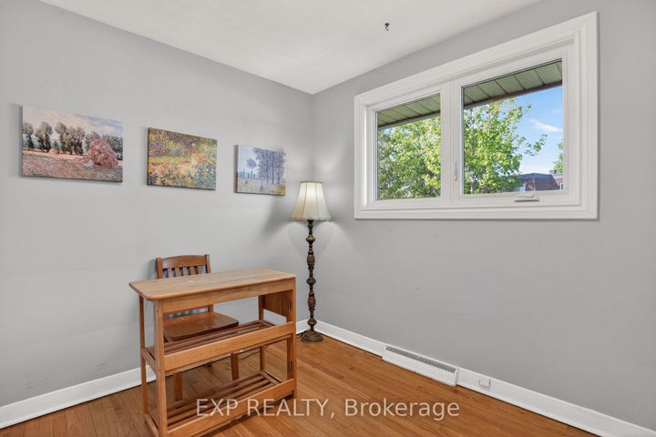 Photo 21 at 4 Wolmsley Crescent, Nepean (Meadowlands/Crestview), Ottawa