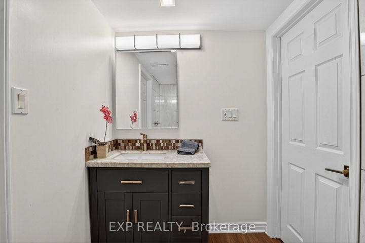 Photo 31 at 4 Wolmsley Crescent, Nepean (Meadowlands/Crestview), Ottawa