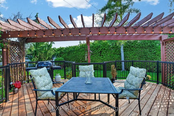 Photo 40 at 4 Wolmsley Crescent, Nepean (Meadowlands/Crestview), Ottawa