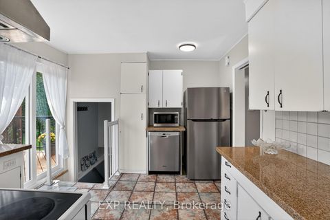 Photo 8 at 4 Wolmsley Crescent, Nepean (Meadowlands/Crestview), Ottawa