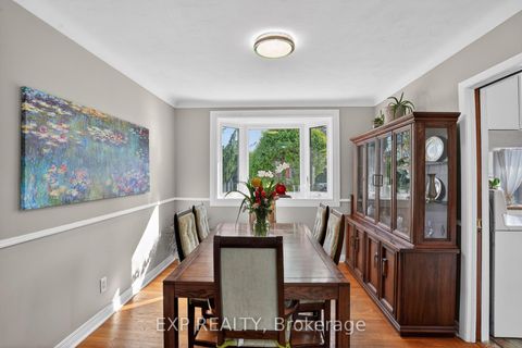Photo 11 at 4 Wolmsley Crescent, Nepean (Meadowlands/Crestview), Ottawa