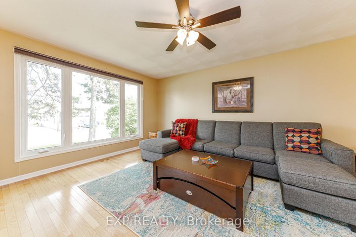 Photo 2 at 1642 Valmarie Avenue, Nepean (Carleton Heights), Ottawa