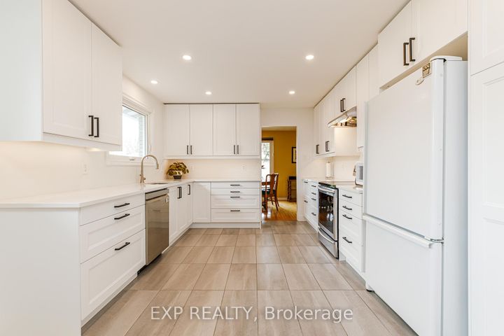 Photo 6 at 1642 Valmarie Avenue, Nepean (Carleton Heights), Ottawa